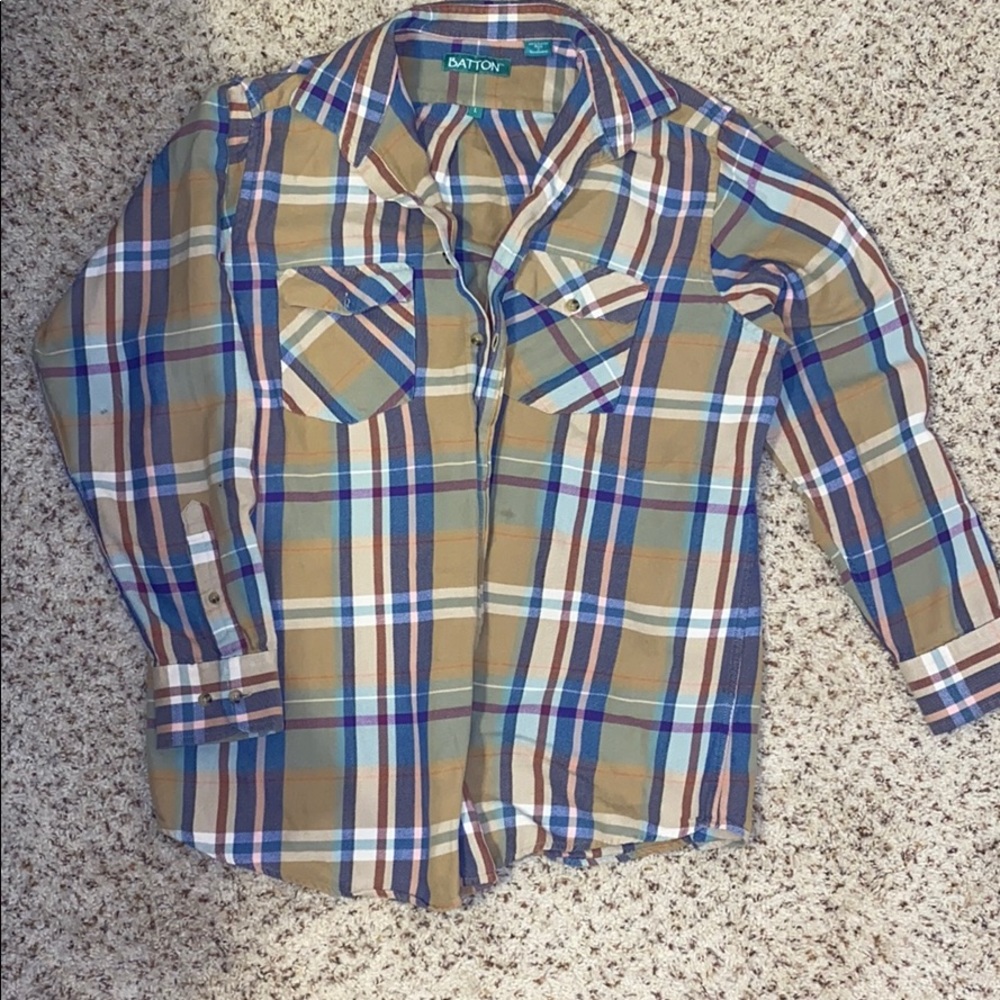 Men’s yellow and blue flannel